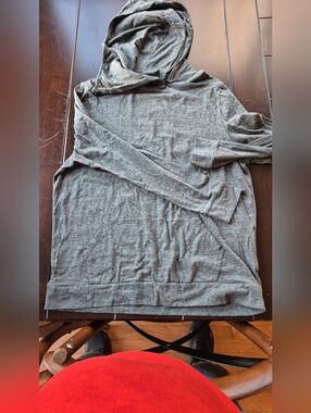 Lightweight Gray Hooded Pullover